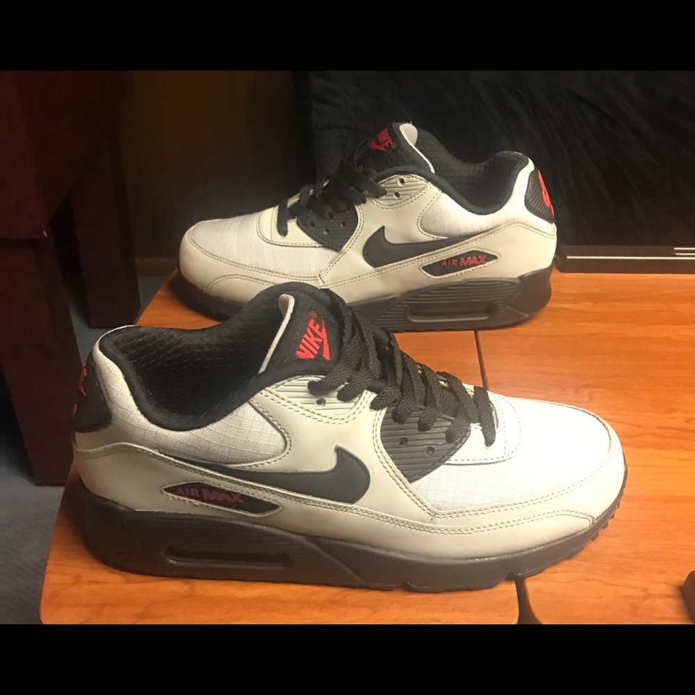 🚩🚩Sold🚩🔥Nike Air Max 90 Essential “Wolf Grey” - Picture 4 of 8
